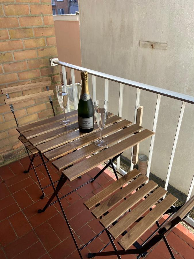 Weloveoostende - Newly Renovated Large 150m From The - Including Bed Sheets And Final Clea-ning Appartement